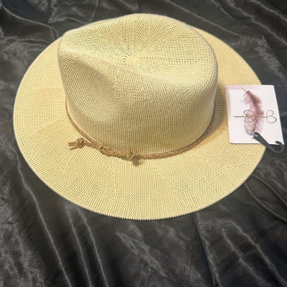 New straw hat for sale